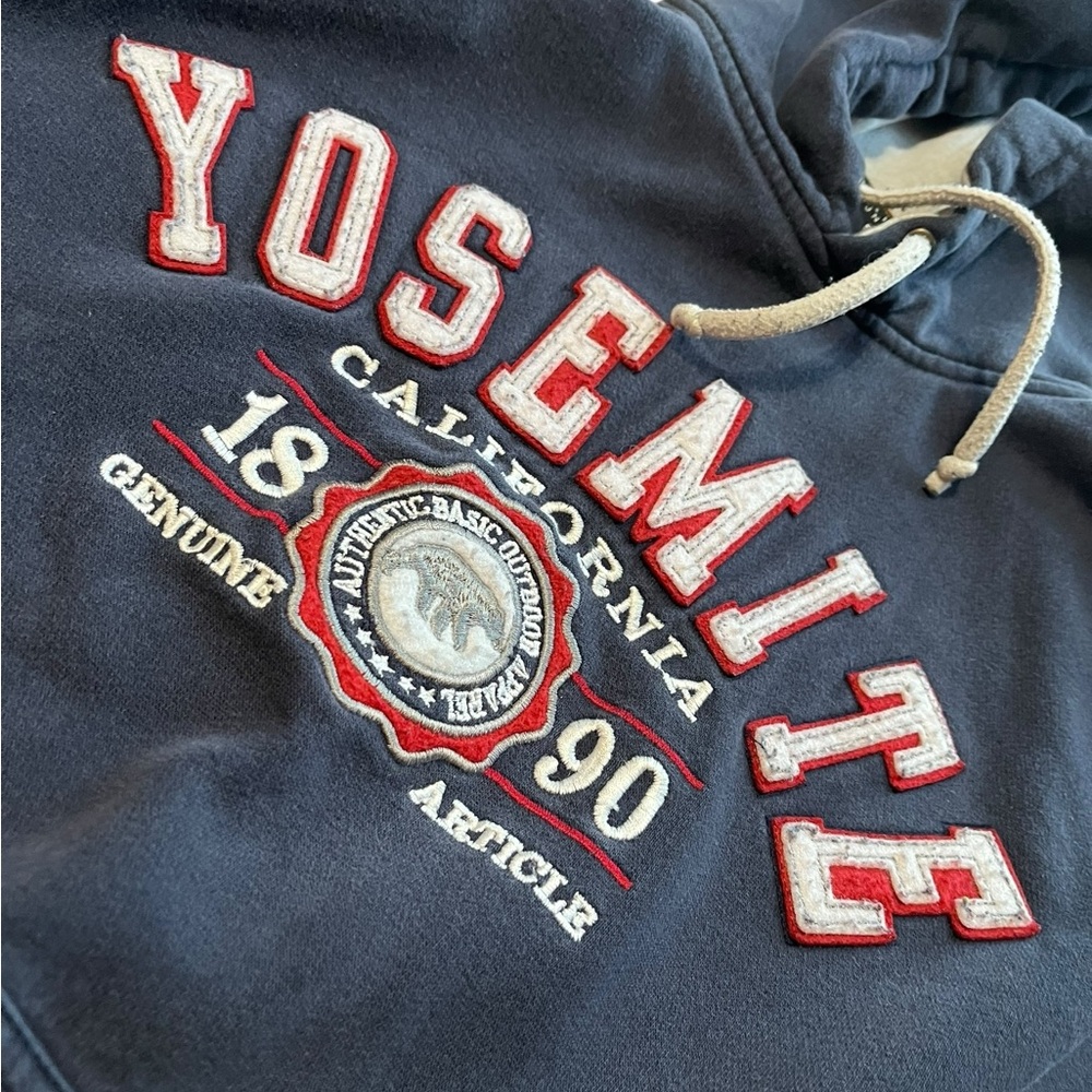 Yosemite woman’s size small navy blue Hoodie. - Picture 2 of 8